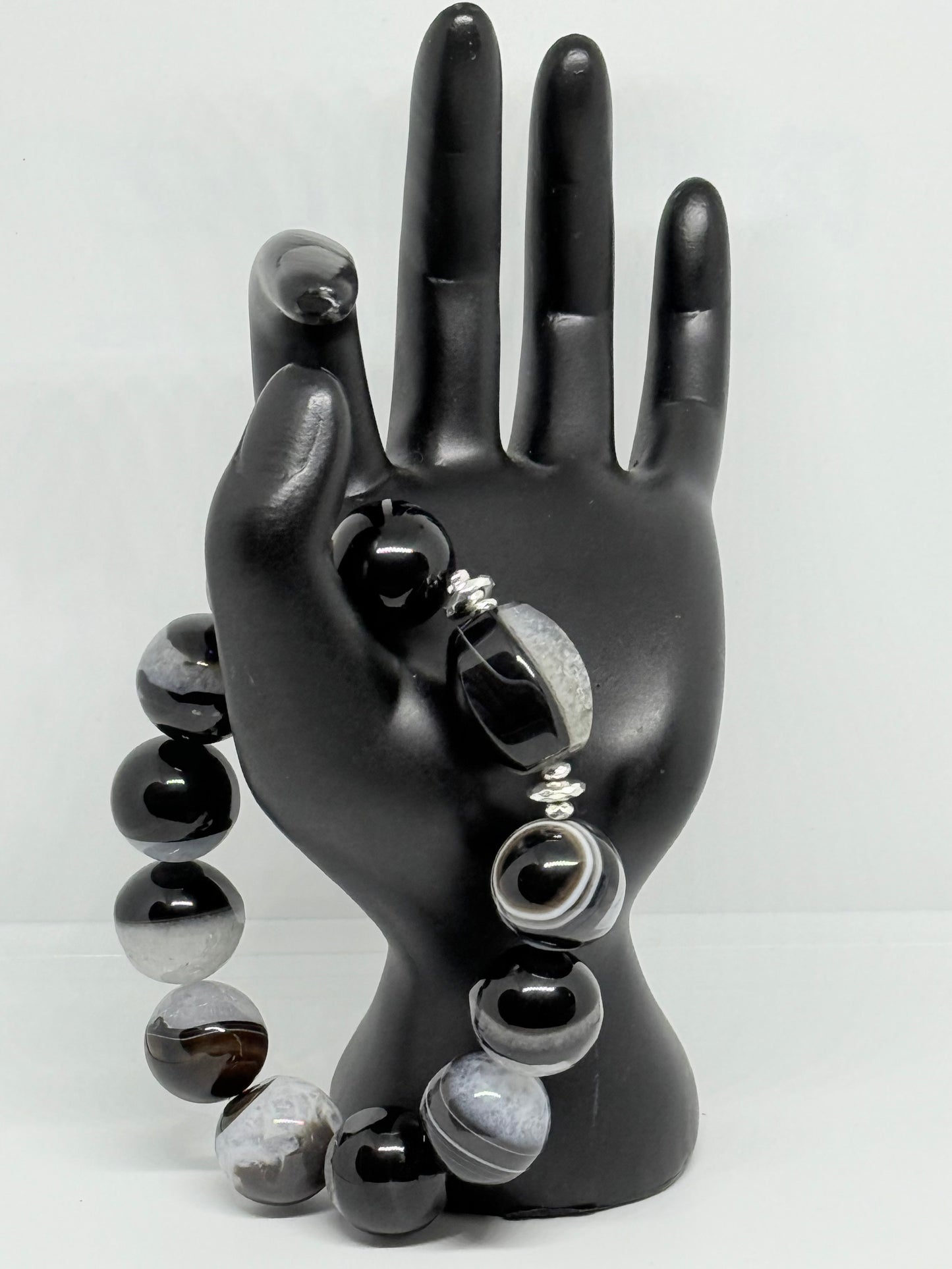 Black and White Round Agate