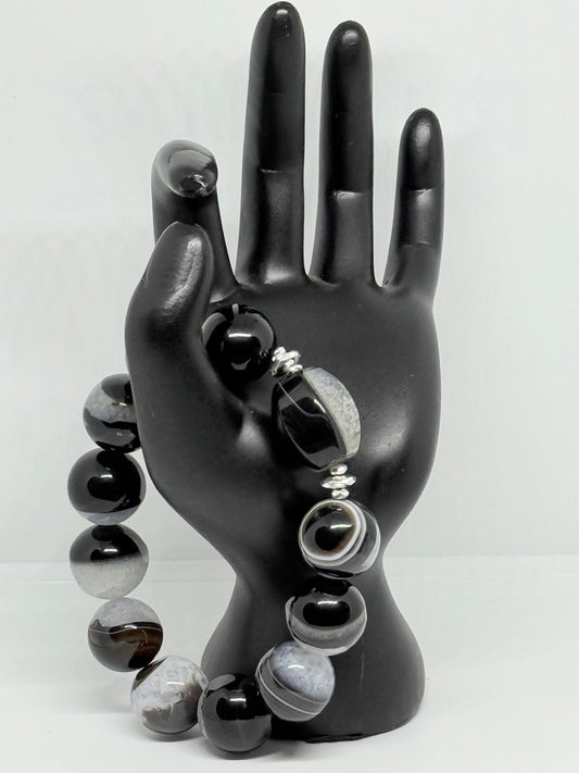Black and White Round Agate